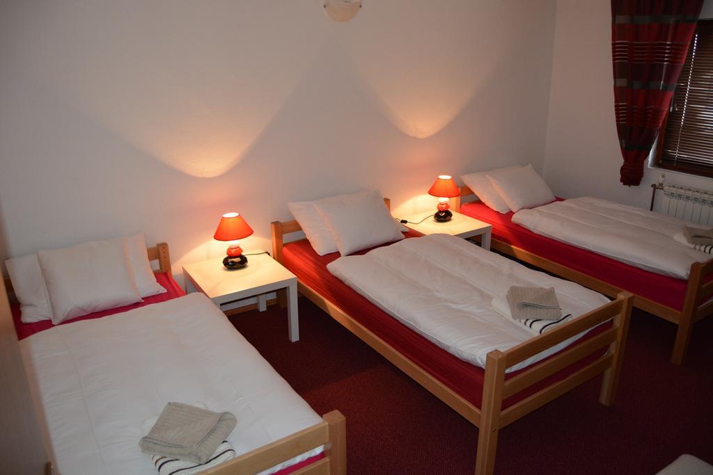 Hostel Denal Sarajevo Ruang foto