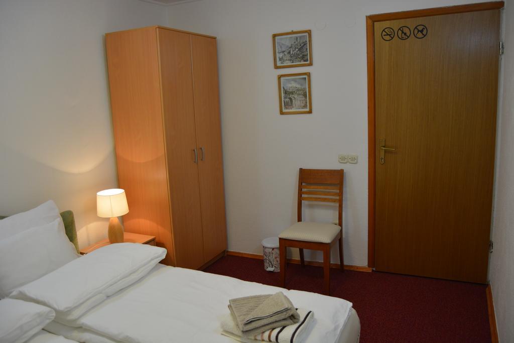 Hostel Denal Sarajevo Ruang foto