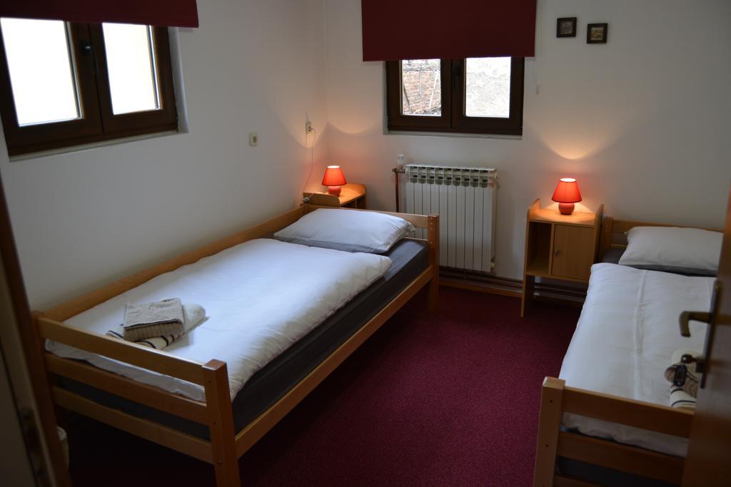 Hostel Denal Sarajevo Ruang foto