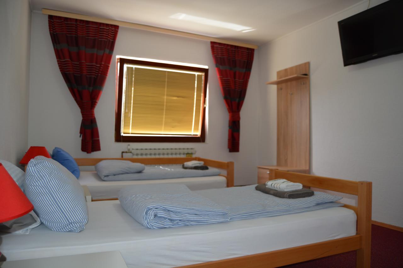 Hostel Denal Sarajevo Bagian luar foto